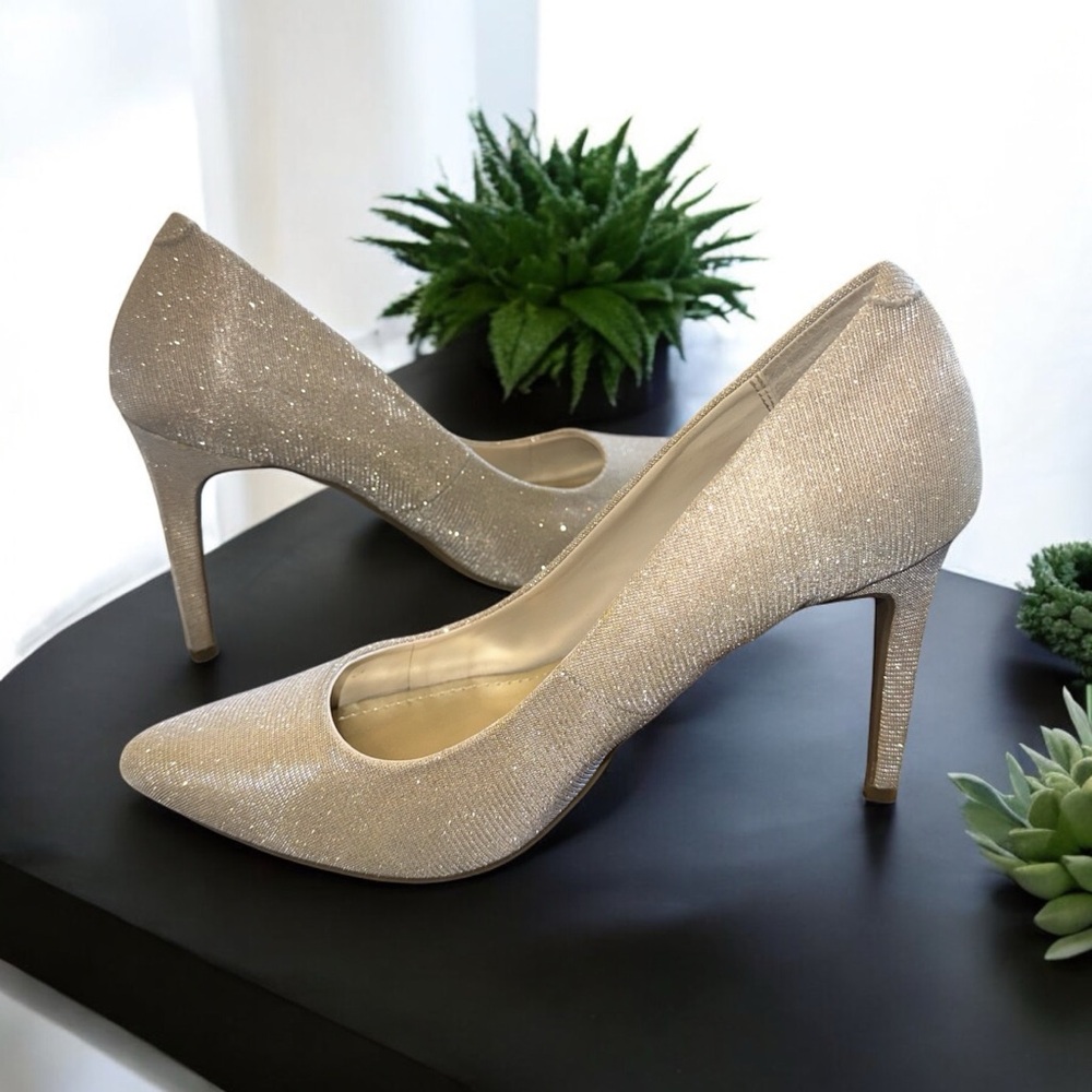 Jennifer Lopez Glo Gold Glitter Heels Size 9